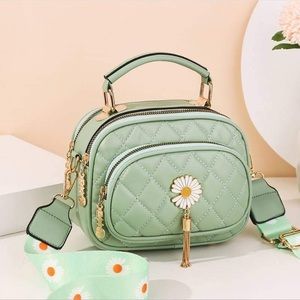 Daisy crossbody bag